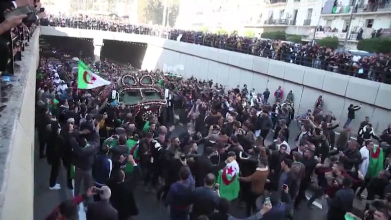 بالفيديو.. تشييع جنازة رئيس أركان الجيش الجزائري
