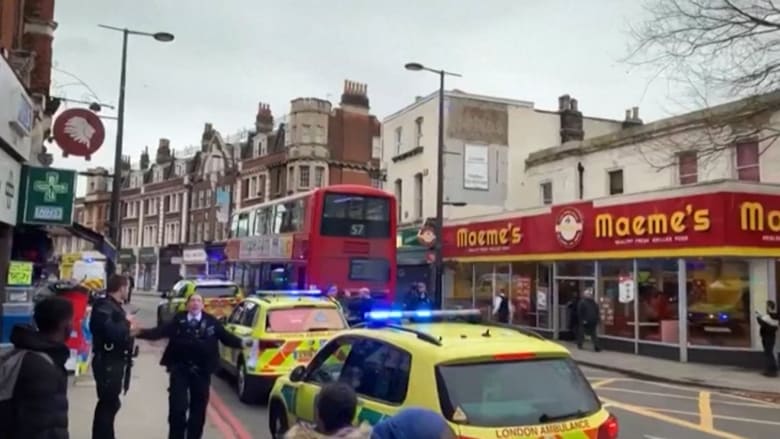شرطة لندن تقتل رجلا بعد طعنه 3 أشخاص في ستريتهام