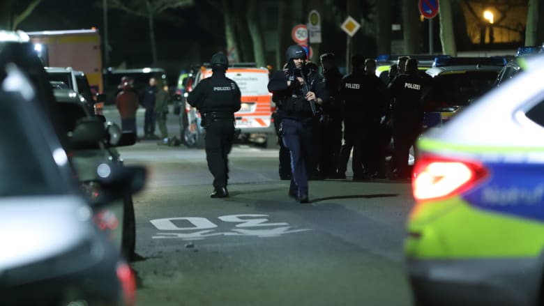 اللحظات الأولى بعد حادثتي إطلاق نار في ألمانيا