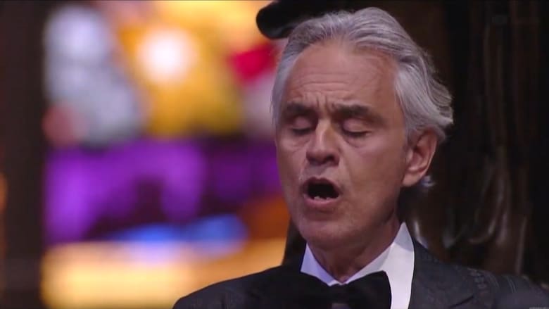 أندريا بوتشيلي يغني وحيداً في كاتدرائية ميلانو بمناسبة عيد الفصح