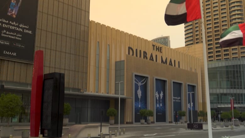 بإجراءات مشددة.. دبي تعيد فتح أكبر مركز تجاري في العالم