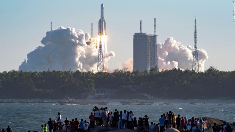 الصين تطلق صاروخاً جديداً إلى الفضاء
