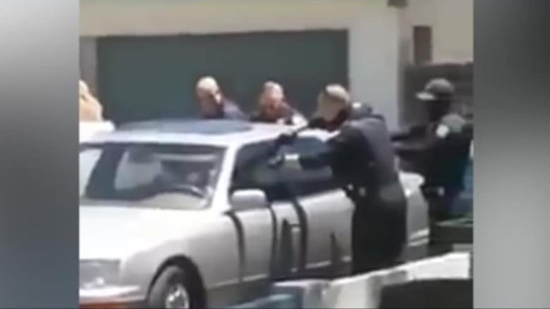الشرطة الأمريكية تقتل شابًا في سيارة متوقفة بمدينة فينيكس