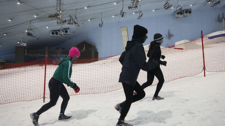 سباق الجري الثلجي - أسبوع دبي للرياضات الثلجية