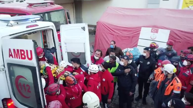 زلزال تركيا.. إنقاذ فتاتين بعمر 3 و14 عاماً بعد أكثر من 58 ساعة تحت الأنقاض