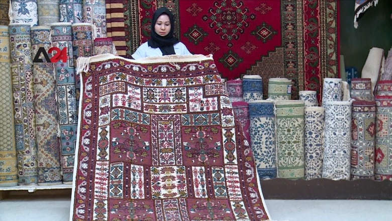 تقليد غني منذ القدم.. صناعة الزربية والمرقوم فن يتلاشى في تونس
