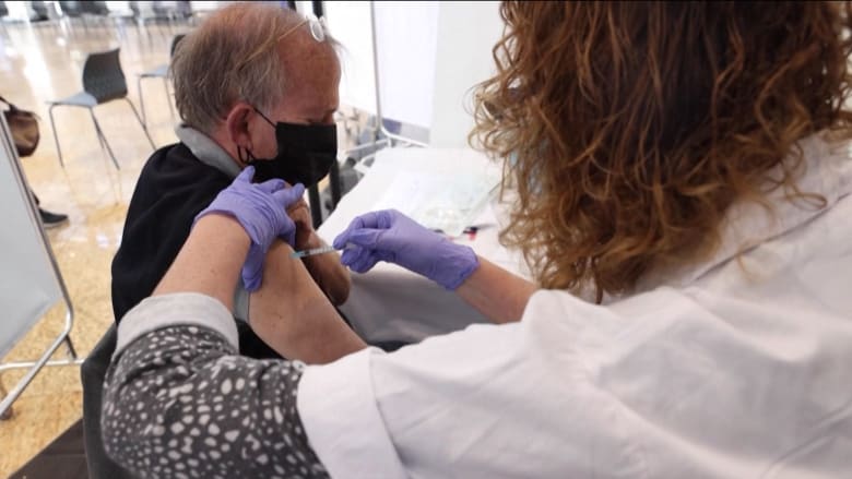 إسرائيل تمنح لقاح كورونا لأكثر من مليون شخص خلال أسبوعين.. 3 أسباب لسرعة التطعيم