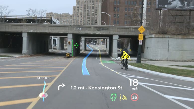 تقنية جديدة توفر للسائقين إرشادات الطريق وخريطة التنقل على الزجاج الأمامي للسيارة