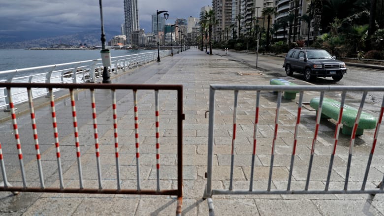 لبنان يدخل في إغلاق صارم لـ11 يوماً.. ومعاناة قطاعي الصحة والاقتصاد