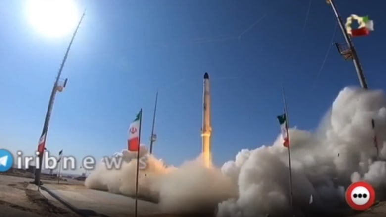 شاهد لحظة إطلاق إيران صاروخ بـ "أقوى" محرك