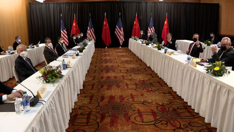 طلبوا مغادرة الصحفيين.. لقاء مشحون بين أمريكا والصين أمام الكاميرات