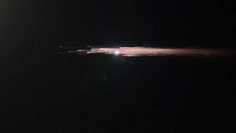 Watch ... SpaceX rocket debris causes "Projector" Fascinating 