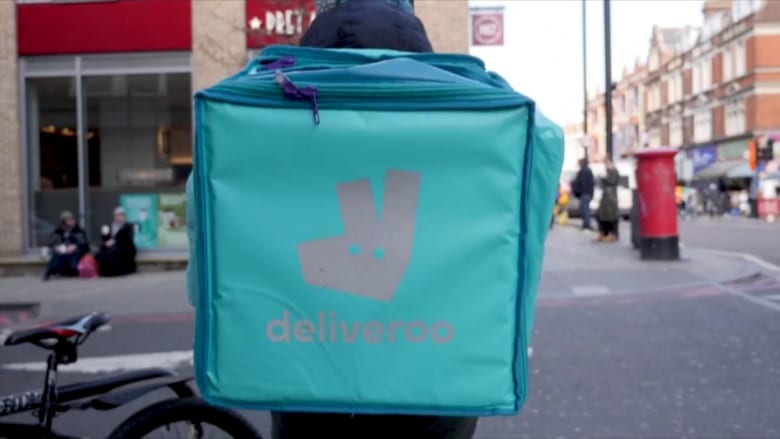 خدمة Deliveroo تفتح شهية المستثمرين مع طرحها للاكتتاب العام
