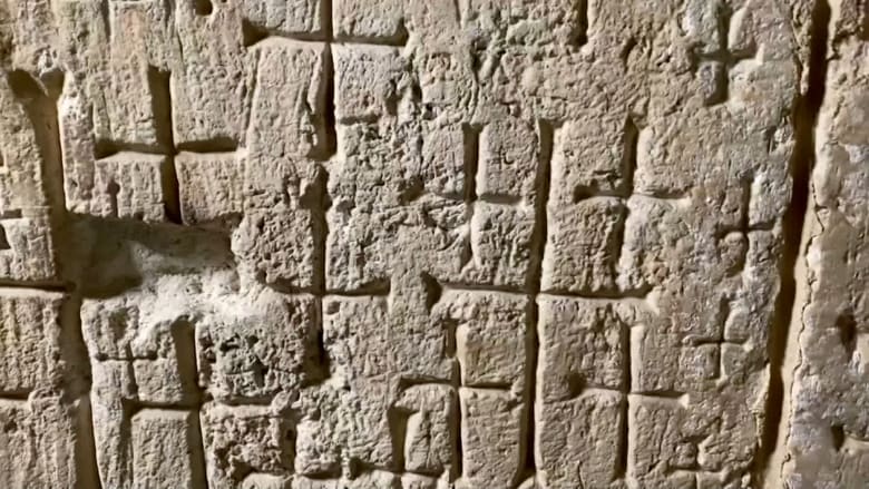 صور ثلاثية الأبعاد قد تحل لغز آلاف الصلبان المنحوتة في كنيسة القيامة بالقدس