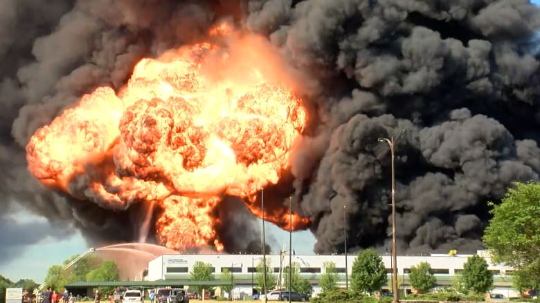 حريق في مصنع كيماويات بأمريكا يؤدي إلى إخلاء سكان المناطق المجاورة