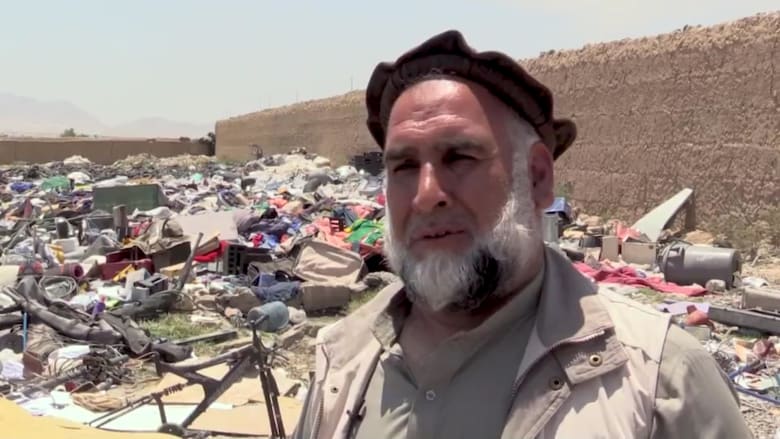 أفغانستان: تجار الخردة ينهبون قاعدة باغرام مع مغادرة آخر طائرة