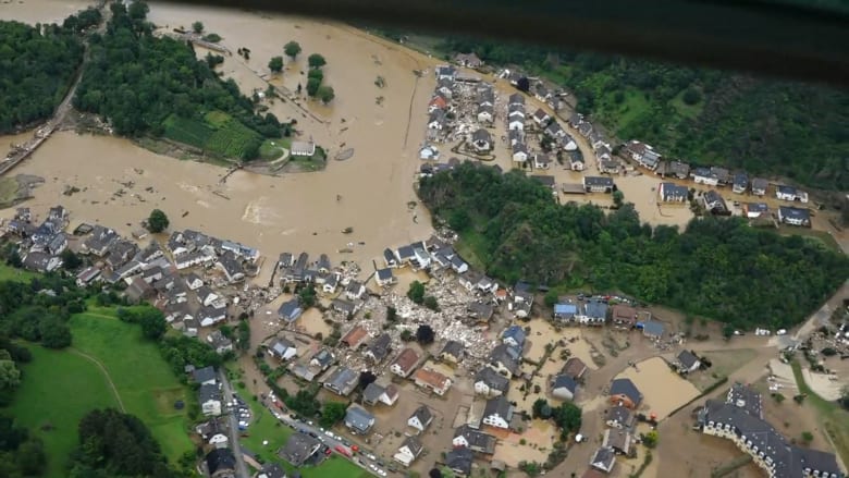 الأسوأ منذ عقود.. فيضانات كارثية تودي بحياة 40 شخصًا على الأقل في ألمانيا