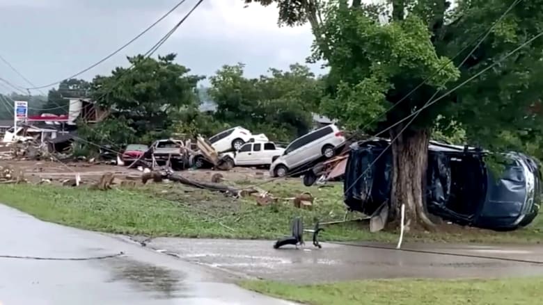 عشرات القتلى والمفقودين بسبب فيضانات كارثية في ولاية تينيسي الأمريكية