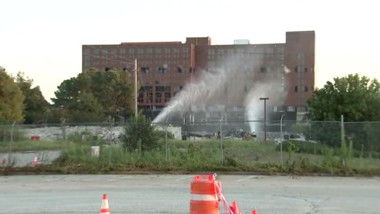 فيديو يُظهر دقة تفجير مبنى فندق شهير في هارتسفيلد جاكسون في أتلانتا