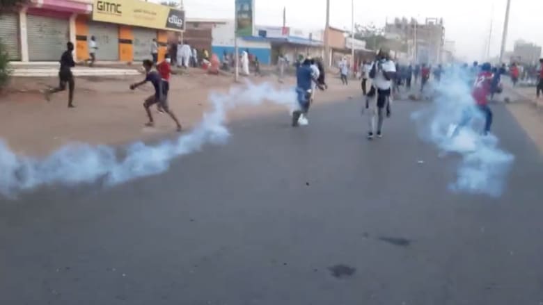 أطباء السودان: قوات الأمن السودانية تقتل 3 أشخاص خلال احتجاجات عمت أرجاء البلاد