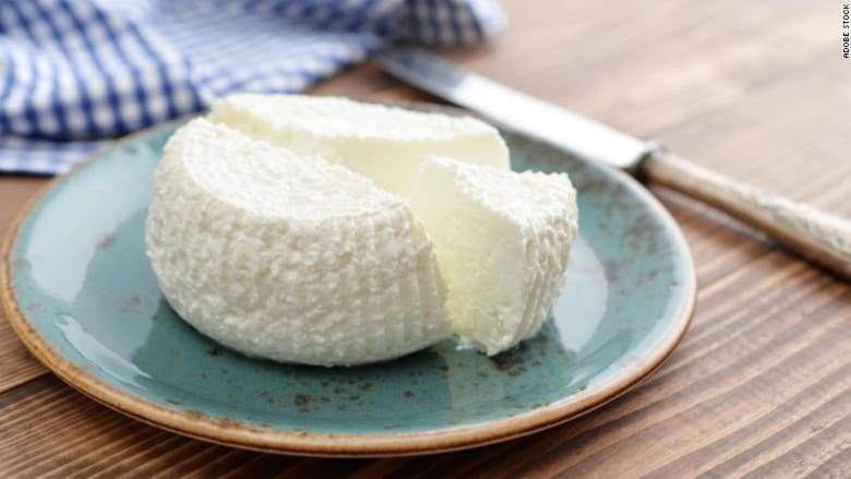 لعشاق الجبن.. إليك فوائده ومضاره على صحتك