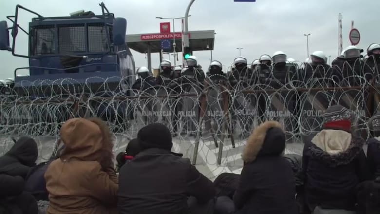 آخر مستجدات أزمة اللاجئين على حدود بيلاروسيا وبولندا