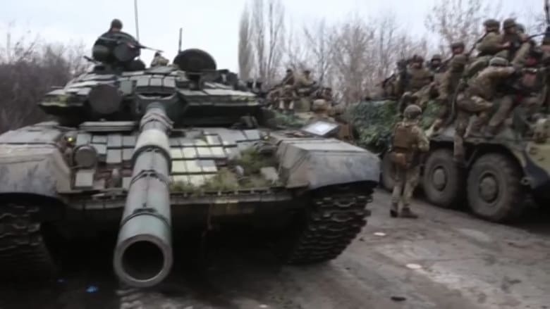 "فظائع حرب بوتين تتضح".. ملخص اليوم الأول من الغزو الروسي لأوكرانيا