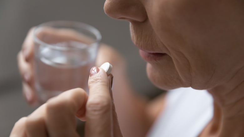 المخاطر الصحية لتناول الأسبرين.. خبراء يقولون إن الدواء قد يزيد من خطر حدوث نزيف في المخ أو المعدة