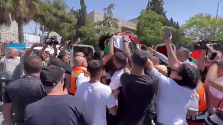 شاهد لحظة وصول جثمان الصحفية شيرين أبو عاقلة إلى القدس