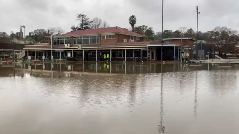 فيضانات تغرق الولاية الأكثر كثافة بالسكان في استراليا.. مقتل شخص والآلاف يطلبون الإجلاء