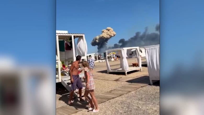فيديو يُظهر انفجارات هائلة بقاعدة روسية في القرم.. ومراسل CNN يوضح حقيقة الأمر