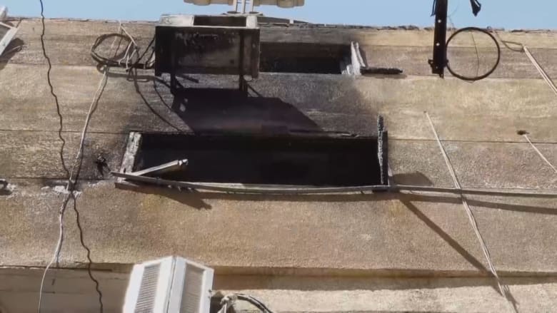 فيديو يُظهر المشاهد الأولى للحظات ما بعد حريق كنيسة أبو سيفين في مصر