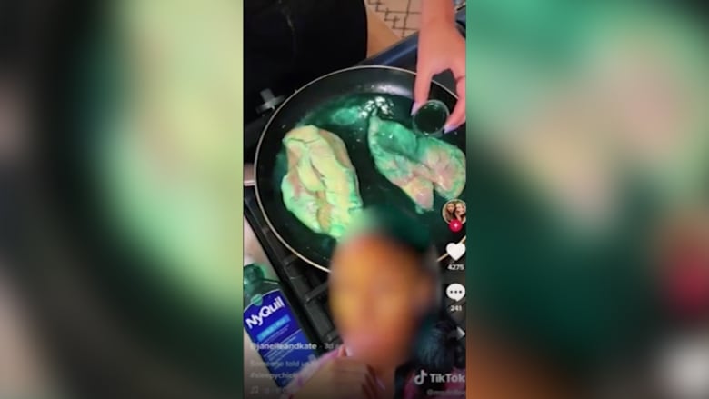 طبخ الدجاج بدواء السعال.. إدارة الغذاء والدواء تحذر من هذا الفيديو على "تيك توك"
