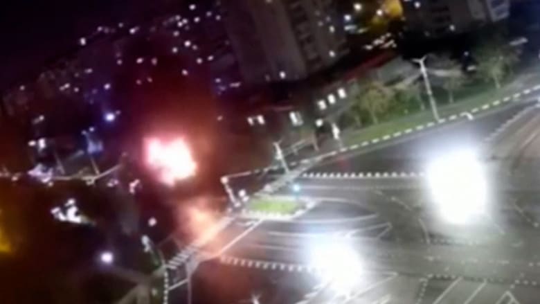 قصفت الموقع الخطأ.. فيديو يظهر لحظة إسقاط مقاتلة روسية قنبلة على مدينة روسية