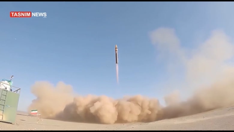 إيران تدعي نجاح اختبار صاروخ بعيد المدى.. وأمريكا تدين