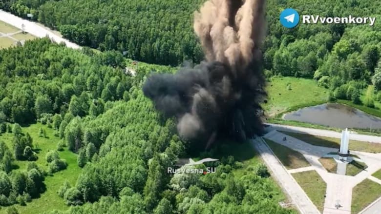 محلل عسكري يبين سبب "الانفجار الهائل" الذي وقع على حدود روسيا