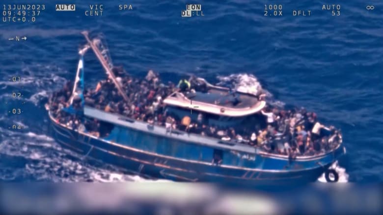 تحقيق لـCNN يكشف رويات صادمة لناجين حول ما حدث لقارب مهاجرين غرق قبالة سواحل اليونان