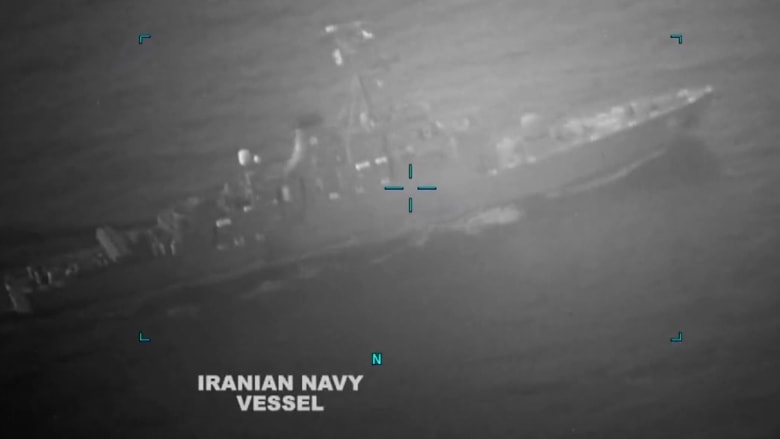 أطلقوا النار وحاولوا الاستيلاء عليها.. فيديو يظهر محاولة سطو إيرانية على ناقلة نفط في خليج عمان