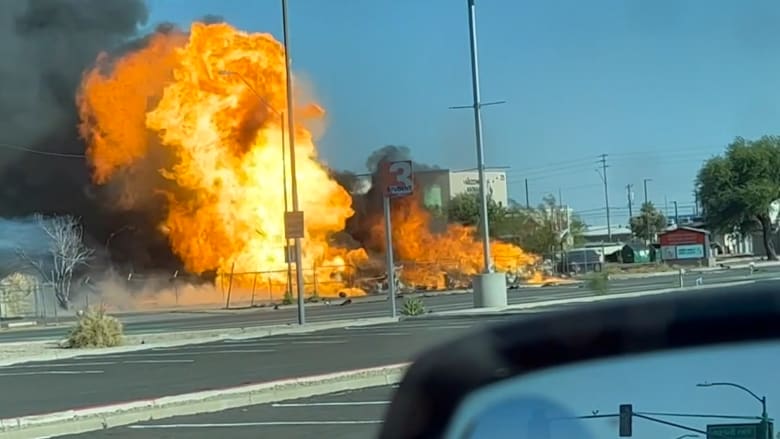 فيديو مخيف يوثق لحظة انفجار أسطوانات غاز فجأة في أريزونا.. شاهد ما حدث