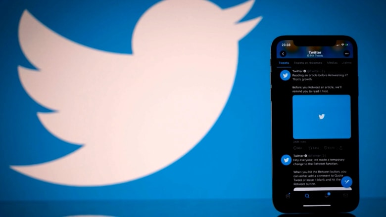 إيلون ماسك يخطط لتغيير شعار منصة تويتر.. هل سيختفي الطائر الشهير؟