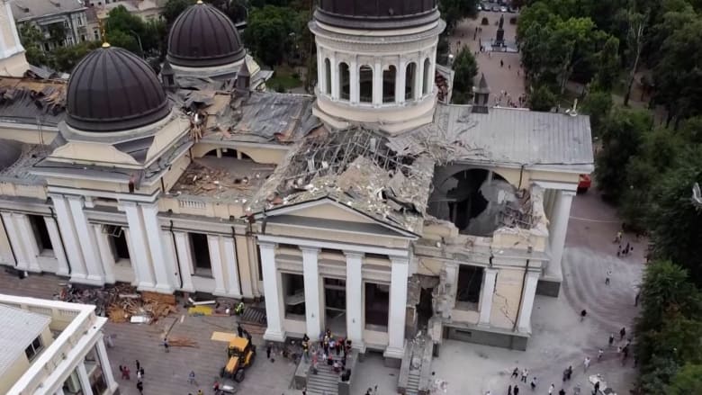 فيديو يظهر ما حدث لكنيسة أوكرانية تاريخية بعد تعرضها لقصف روسي