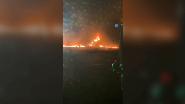 فيديو يظهر طائرة شحن عسكرية تحترق في مطار روسي بعد غارة "درون" أوكرانية