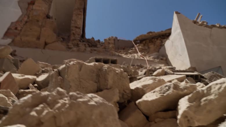 "بدا وكأنه سلسة انفجارات".. مغربيون يصفون ما حدث عند وقوع الزلزال