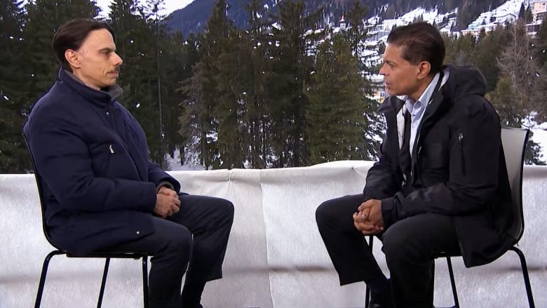 مذيع CNN لوزير خارجية السعودية: هناك من يعتقد أنكم لا تحبون حماس وتتمنون سحقها بسرعة.. شاهد كيف رد