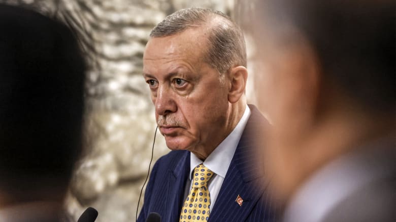 أردوغان يشعل جدلا بتدوينة عن بغداد وما وصفها به خلال زيارته العراق 
