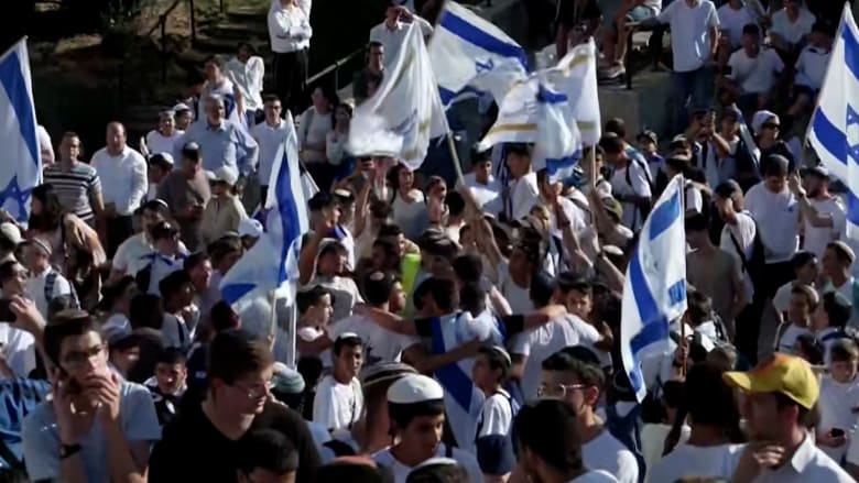 مرددين "لتحترق قريتكم".. مسيرة قومية إسرائيلية بالحي الإسلامي بـ"يوم القدس" ومجموعة تعتدي على صحفي فلسطيني