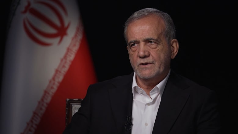 لا يستطيع وحده أن يقف بوجه دولة مسلحة.. شاهد ما قاله الرئيس الإيراني لـCNN عن الصراع بين حزب الله وإسرائيل