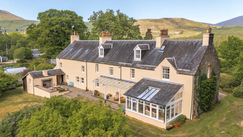 نزل اسكتلندي منعزل استُخدم لإيواء عملاء سريين في الحرب العالمية الثانية يُعرض للبيع