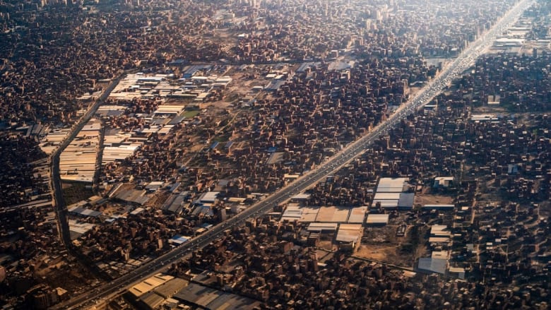 مصر.. طلبات استجواب للحكومة بعد مصرع 19 فتاة في حادث المنوفية