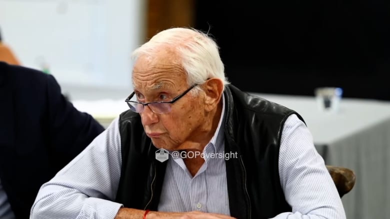 الملياردير ليس ويكسنر ينفي معرفته بجرائم إبستين في شهادته